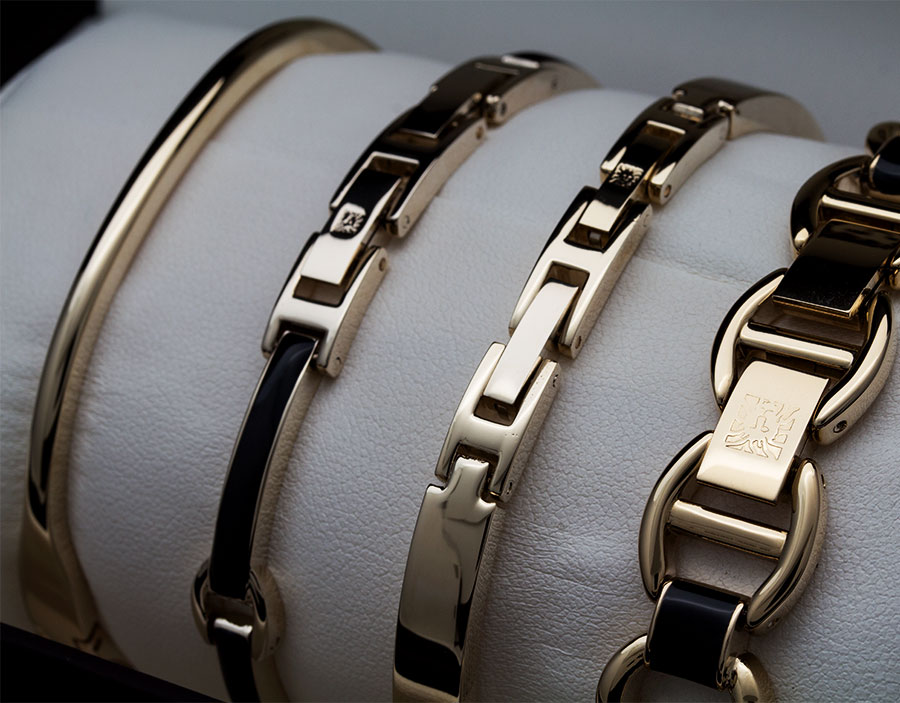 Anne Klein 1982BKST